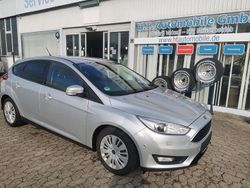 Silber Gebraucht 2017 Ford Focus Business Edition Limousine | 8.999 € (Guter Preis)