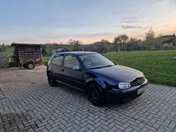 Blau Gebraucht 1998 VW Golf IV Limousine | 700 € (Guter Preis)