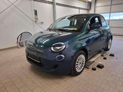 Ozean grün Gebraucht 2023 Fiat 500e Kleinwagen | 17.998 € (Superpreis)