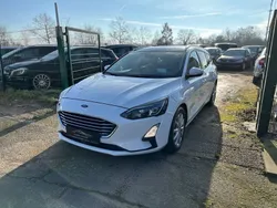 Weiß Gebraucht 2020 Ford Focus Titanium Limousine | 19.760 € (Teuer)