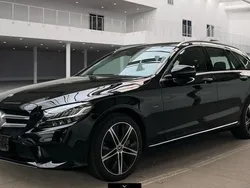 Schwarz Gebraucht 2021 Mercedes C300e Limousine | 22.980 €