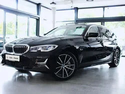 Schwarz Gebraucht 2022 BMW 330e Luxury Line Limousine | 29.900 € (Fairer Preis)