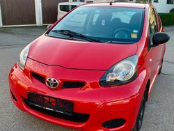 Rot Gebraucht 2010 Toyota Aygo Kleinwagen | 1.999 € (Guter Preis)