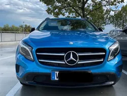 Blau Gebraucht 2016 Mercedes GLA250 SUV | 20.000 € (Fairer Preis)
