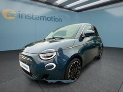 Grün Gebraucht 2021 Fiat 500e Kleinwagen | 16.399 € (Etwas zu teuer)
