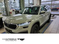 Grau Gebraucht 2022 Skoda Kodiaq Tour SUV | 35.180 € (Etwas zu teuer)