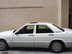 Weiß Gebraucht 1989 Mercedes 190 Limousine | 12.900 €