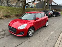 Rot Gebraucht 2018 Suzuki Swift Comfort Limousine | 6.990 € (Guter Preis)