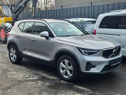 Grau Gebraucht 2022 Volvo XC40 Momentum SUV | 17.250 € (Guter Preis)
