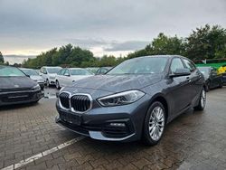 Grau Gebraucht 2021 BMW 118 Sport Line Kleinwagen | 18.990 € (Guter Preis)