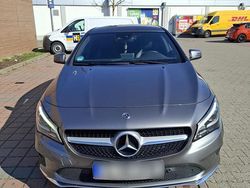 Grau Gebraucht 2017 Mercedes CLA180 Shooting Brake Kombi | 18.990 € (Etwas zu teuer)