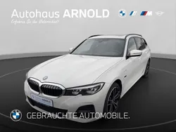 Alpinweiß uni Gebraucht 2021 BMW 330e M Sport Kombi | 31.990 € (Guter Preis)