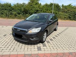 Grau Gebraucht 2008 Ford Focus Kombi | 4.150 € (Etwas zu teuer)