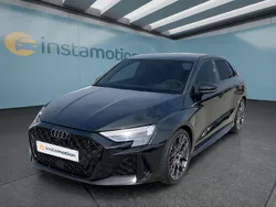 Schwarz Gebraucht 2025 Audi RS3 Sportback Kleinwagen | 71.099 €