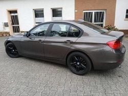 Braun Gebraucht 2012 BMW 320 Luxury Line Limousine | 9.700 € (Guter Preis)