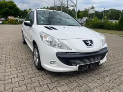 Weiß Gebraucht 2012 Peugeot 206+ Kleinwagen | 3.699 €