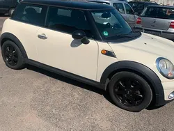 Weiß Gebraucht 2009 Mini Cooper Kleinwagen | 2.200 €