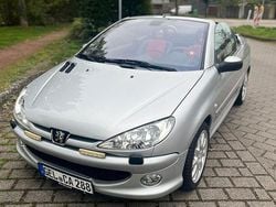 Silber Gebraucht 2005 Peugeot 206 CC Platinum Cabrio | 2.999 € (Fairer Preis)