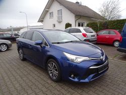 Blau Gebraucht 2016 Toyota Avensis Kombi | 6.890 € (Superpreis)