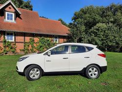 Weiß Gebraucht 2013 Hyundai ix35 Comfort SUV | 7.999 € (Guter Preis)