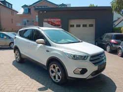 Weiß Gebraucht 2018 Ford Kuga Cool & Connect SUV | 9.699 € (Superpreis)