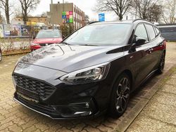 Schwarz Gebraucht 2019 Ford Focus ST-Line Kombi | 10.390 € (Fairer Preis)