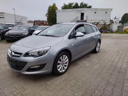 Grau Gebraucht 2015 Opel Astra Edition Kombi | 3.800 € (Teuer)