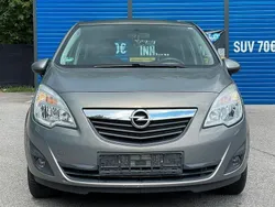 Grau Gebraucht 2011 Opel Meriva Design Edition Van / Kleinbus | 4.490 € (Guter Preis)