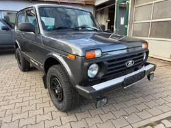 Grau Gebraucht 2017 Lada Taiga SUV | 13.490 € (Teuer)