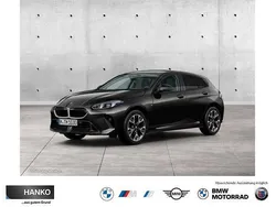 Black sapphire metallic Gebraucht 2024 BMW 118 Coupé Shadowline Coupé | 37.544 €