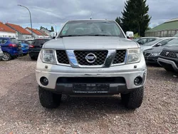 Silber Gebraucht 2009 Nissan Navara Abholung | 5.400 €