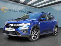 Blau Gebraucht 2023 Dacia Sandero Stepway Kleinwagen | 17.099 € (Teuer)