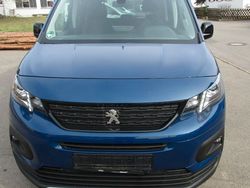 Blau Gebraucht 2023 Peugeot e-Rifter Allure Van / Kleinbus | 23.990 € (Guter Preis)