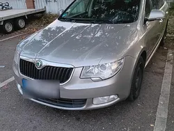 Braun Gebraucht 2011 Skoda Superb Kombi | 4.650 € (Superpreis)