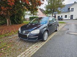 Schwarz Gebraucht 2007 VW Jetta Limousine | 4.740 € (Etwas zu teuer)