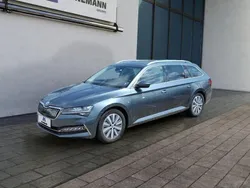 Quarzgrau metallic Gebraucht 2021 Skoda Superb Style Kombi | 23.950 € (Fairer Preis)
