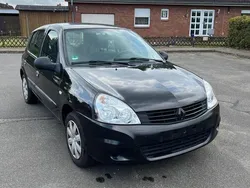 Schwarz Gebraucht 2010 Renault Clio II Kleinwagen | 2.001 €