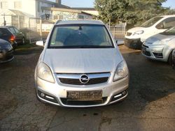 Silber Gebraucht 2006 Opel Zafira Edition+ Van / Kleinbus | 2.300 € (Guter Preis)