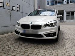 Weiß Gebraucht 2015 BMW 220 Gran Tourer Sport Line Van / Kleinbus | 10.800 € (Superpreis)