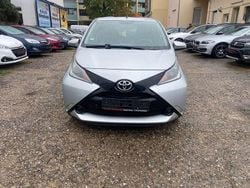 Silber Gebraucht 2015 Toyota Aygo X-play Kleinwagen | 4.999 € (Guter Preis)
