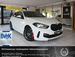 Alpinweiss iii Gebraucht 2023 BMW 120 M Sport Kleinwagen | 36.699 € (Teuer)
