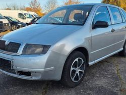 Silber Gebraucht 2006 Skoda Fabia Classic Kombi | 900 € (Fairer Preis)