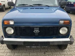 Blau Gebraucht 2010 Lada niva SUV | 5.800 € (Etwas zu teuer)