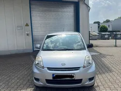 Grau Gebraucht 2002 Daihatsu Sirion Kleinwagen | 1.399 € (Fairer Preis)