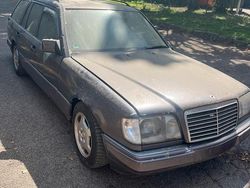 Andere farben Gebraucht 1994 Mercedes 220 Kombi | 2.200 €