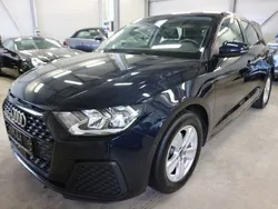 Blau Gebraucht 2020 Audi A1 Sportback Comfort Kleinwagen | 16.950 € (Fairer Preis)
