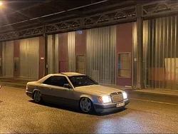 Silber Gebraucht 1992 Mercedes E300 AMG Coupé | 11.900 €