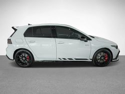 Pure white uni / schwarz uni Neu 2025 VW Golf VIII GTI Clubsport Limousine | 64.955 €