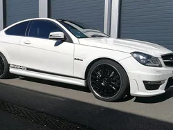 Weiß Gebraucht 2011 Mercedes C63 AMG AMG Coupé | 47.000 €