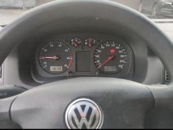 Blau Gebraucht 1999 VW Golf IV Kleinwagen | 1.200 € (Guter Preis)